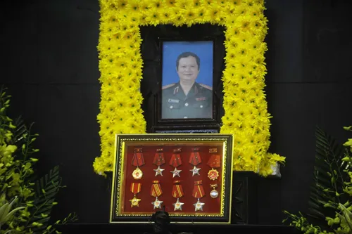 Nhiều nghệ sĩ tiễn đưa nhạc sĩ An Thuyên về đất mẹ ảnh 2 HUY-1650.jpg