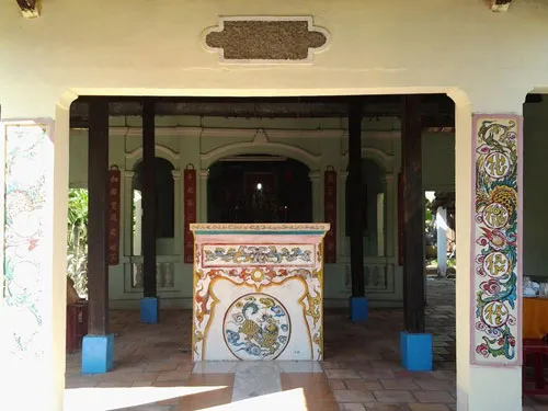 Kỳ lạ dân lập miếu thờ bà 'mụ vườn' ảnh 2