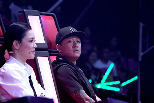 Tuấn Hưng khóc khi ngồi trên ghế nóng ảnh 1