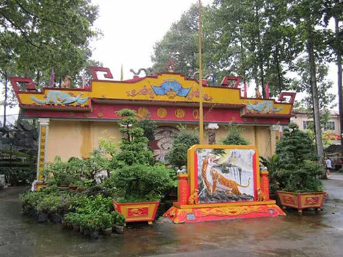 Linh thiêng 'nghĩa trang liệt sĩ' đầu tiên ở Biên Hòa ảnh 9