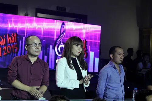 Hồ Quỳnh Hương nghẹn ngào hát tưởng nhớ nhạc sĩ An Thuyên ảnh 1 Hồ Quỳnh Hương nghẹn ngào hát tưởng nhớ nhạc sĩ An Thuyên ảnh 1