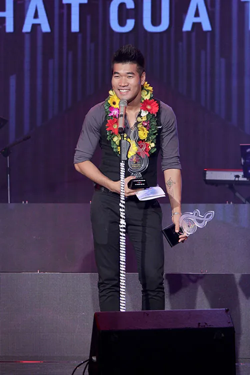 Hồ Quỳnh Hương nghẹn ngào hát tưởng nhớ nhạc sĩ An Thuyên ảnh 5 Hồ Quỳnh Hương nghẹn ngào hát tưởng nhớ nhạc sĩ An Thuyên ảnh 5