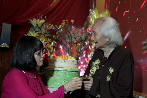 Nhạc sư Vĩnh Bảo đờn xuất thần trong đêm mừng thọ 98 tuổi ảnh 6