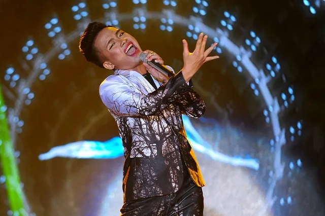 Trần Ngọc Lâm hát ca khúc “Lửa”, một sáng tác của nhạc sĩ trẻ Khắc Hưng. Đây là một ca khúc đòi hỏi kỹ thuật chuyên môn cao, do vậy không quá bất ngờ khi tiết mục của Trần Ngọc Lâm chưa trọn vẹn. Tuy nhiên, điểm cộng cho phần trình diễn này là bản phối ca khúc mới, độc đáo.