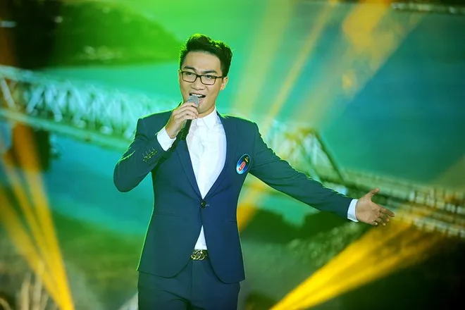 Thí sinh trở về từ châu Âu đăng quang Sao Mai 2015