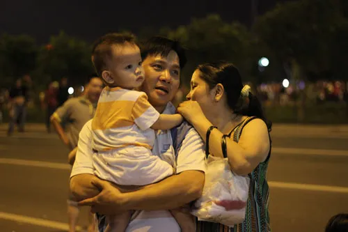 TP.HCM: Người dân háo hức xem pháo hoa ảnh 8