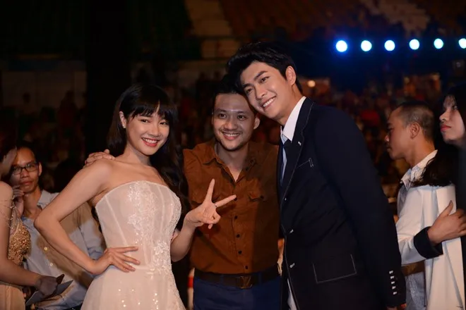 Trấn Thành đoạt 2 giải của Ấn tượng VTV 2015 ảnh 5 Nhã Phương thân mật bên Kang Tae Oh, bỏ rơi Trường Giang