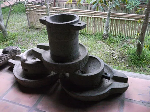 Nơi lưu giữ nhiều nông cụ xa xưa trên dải đất miền Trung ảnh 11