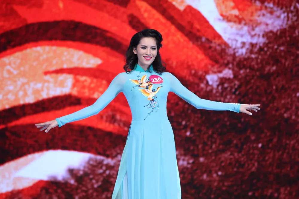 Đêm nay ai đăng quang Hoa hậu Hoàn vũ 2015? ảnh 31