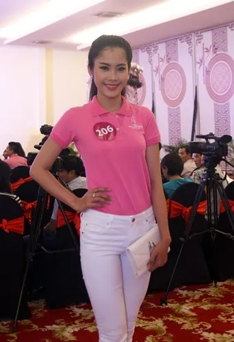 Vì sao Nguyễn Thị Loan và Nam Em 'trắng tay' tại HH Hoàn vũ VN 2015? ảnh 11