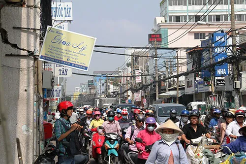 Xe chở rác húc sập ba căn nhà ảnh 7 Xe chở rác húc sập ba căn nhà ảnh 7