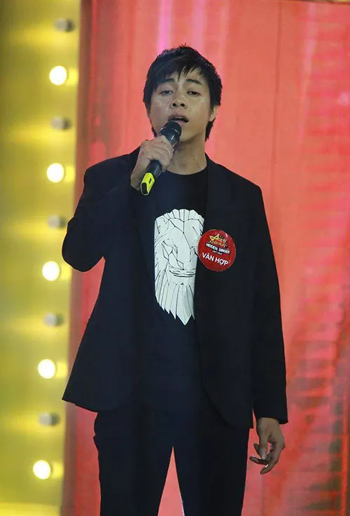 Thí sinh 'Ca sĩ giấu mặt' giống ca sĩ Quang Lê ảnh 4 Thí sinh 'Ca sĩ giấu mặt' giống ca sĩ Quang Lê ảnh 4