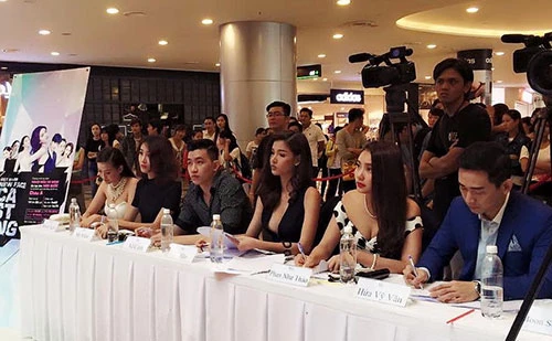 Đình chỉ tuyển sinh người mẫu chui của bầu Khắc Tiệp ảnh 2