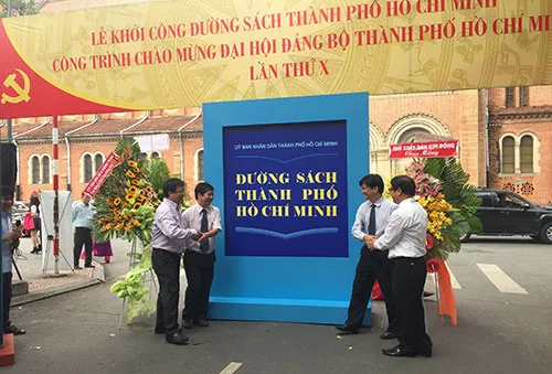 Từ nay, TP.HCM có một con đường sách dưới không gian me xanh ảnh 1 Từ nay, TP.HCM có một con đường sách dưới không gian me xanh ảnh 1