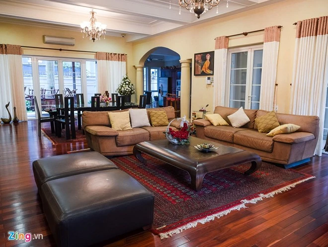 Thăm biệt thự triệu đô sang trọng của Hiền Mai