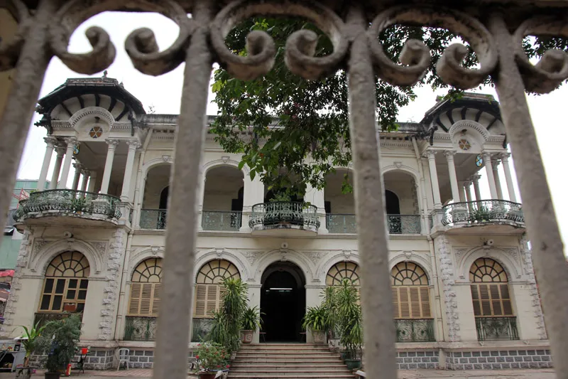 tòa nhà 35 triệu usd, nhà cổ, biệt thự