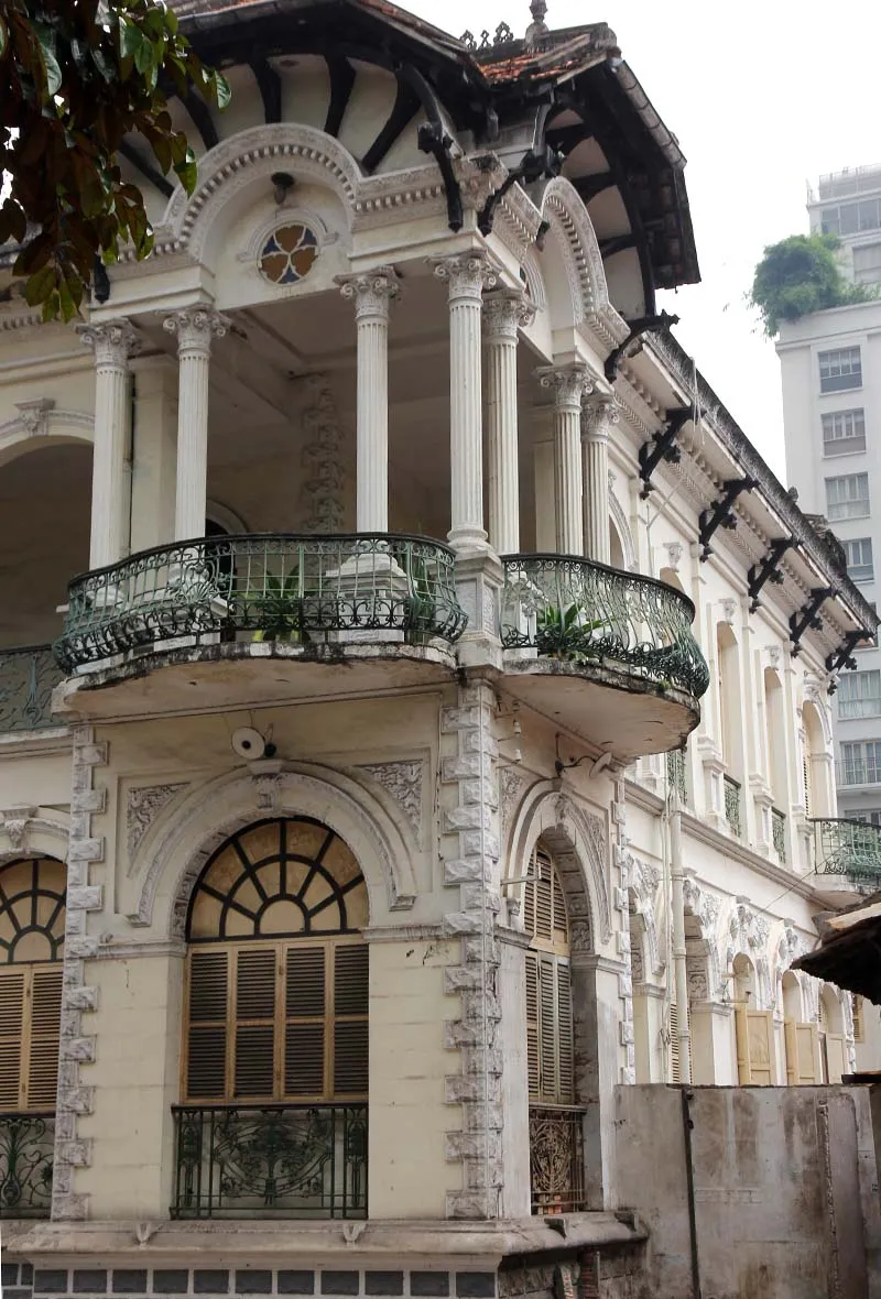 tòa nhà 35 triệu usd, nhà cổ, biệt thự