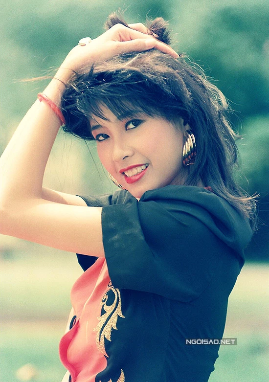 nhan-sac-hoa-hau-ha-kieu-anh-nhung-nam-1990-tiep