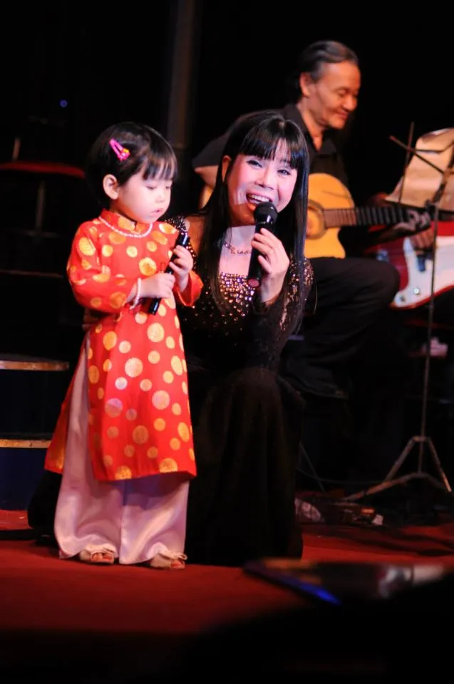  Ca sỹ Ánh Tuyết từng ước mình sinh được nhiều con. 