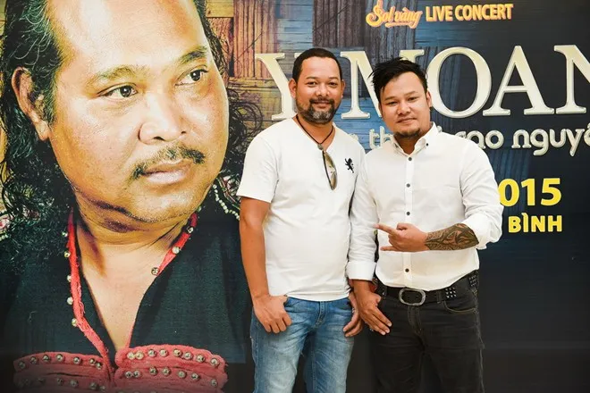 Con trai NSND Y Moan không buồn khi bị chê sao chép bố