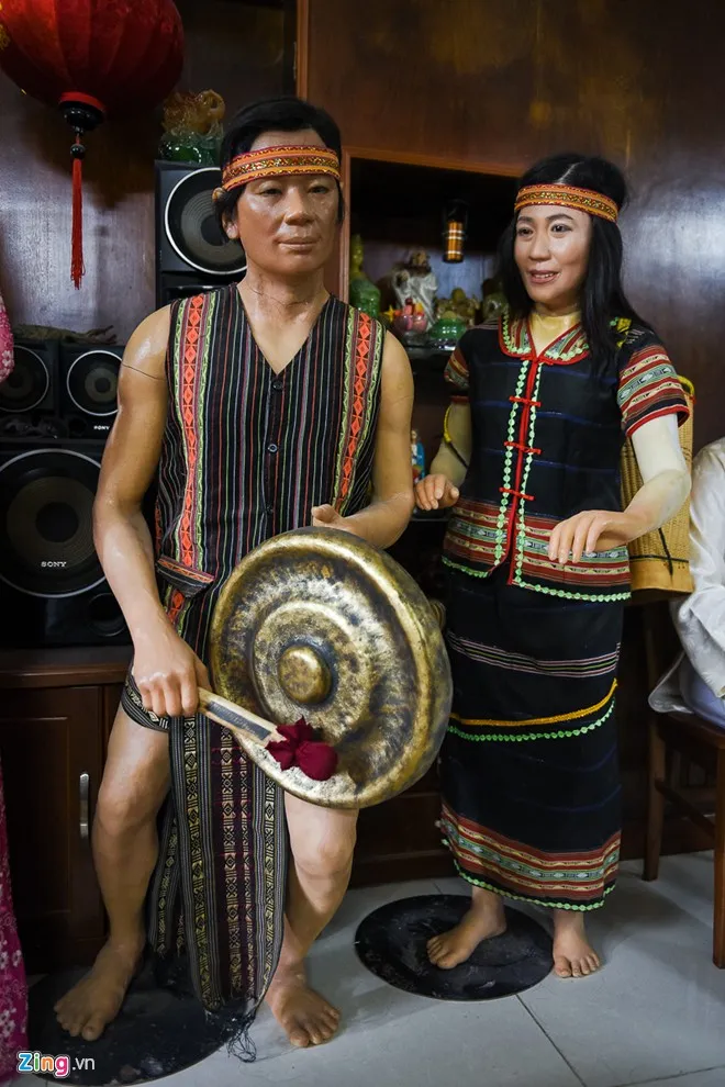 Đến sân khấu lấy so đo Hoài Linh để làm tượng sáp