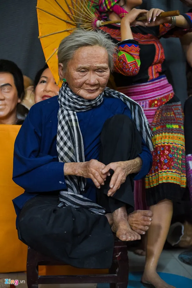 Đến sân khấu lấy so đo Hoài Linh để làm tượng sáp