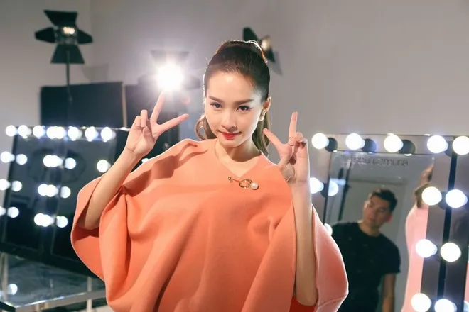 Hậu trường chụp ảnh của các hoa hậu Việt