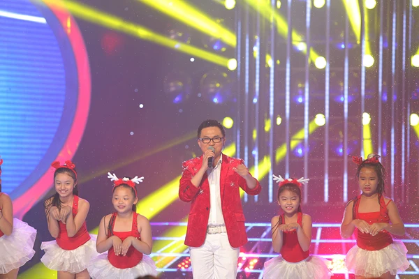 hoang-quan-doat-quan-quan-guong-mat-than-quen-nhi-2015