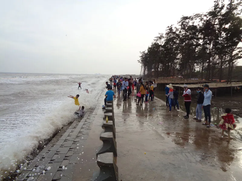 Thú vị khi đến khu du lịch biển Ba Động ảnh 1