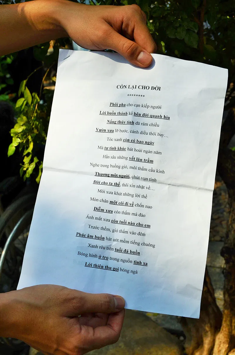 Hàng trăm người viếng thăm mộ Trịnh Công Sơn ảnh 3