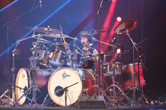 Quán quân VN's Got Talent 2016 chơi trống, hát rock