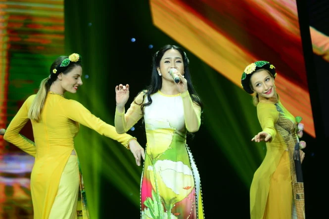 Trung Quang đăng quang Thần tượng Bolero 