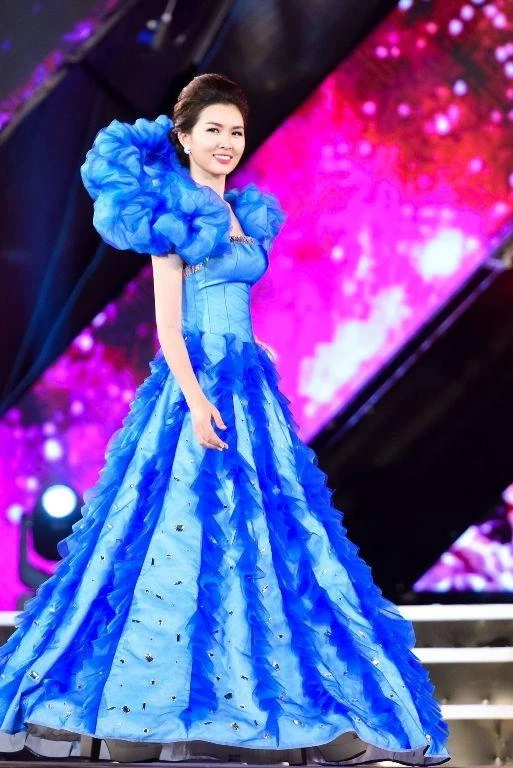 Vân Anh tốt nghiệp ĐH Ngoại ngữ - ĐHQG Hà Nội