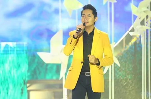 Minh Luân đoạt giải phụ "Ca sĩ được yêu thích"