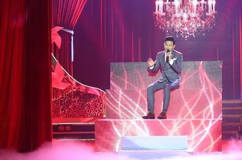 Quý Bình chọn 3 ca khúc: Thao thức vì em - Phút cuối - Định mệnh và được ba giám khảo Phương Dung, Giao Linh, Thanh Hà cho ba điểm 10, riêng Họa Mi đưa ra số 9,75 vì chị cho rằng có một vài chỗ nam diễn viên hát còn phô