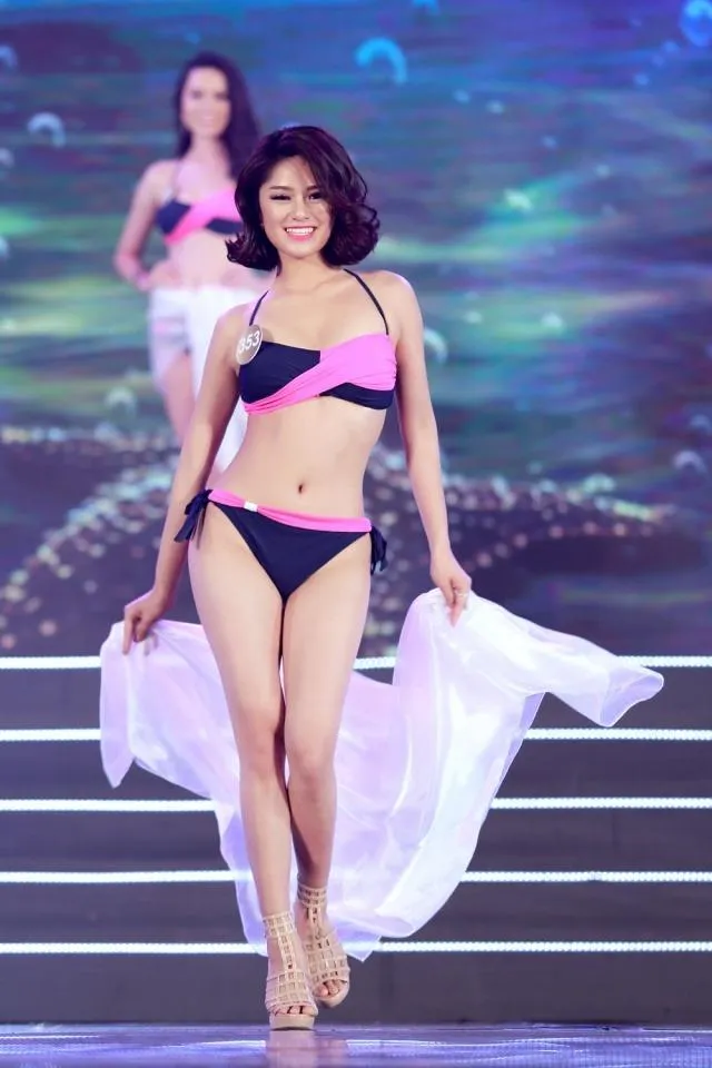 Cô theo đuổi đam mê múa từ nhỏ và từng mở trường dạy múa cho trẻ em nghèo. Tại bán kết toàn cầu diễn ra ở Quy Nhơn, Minh Anh thể hiện màn múa đương đại. Phần thi giúp cô giành giải Người đẹp tài năng