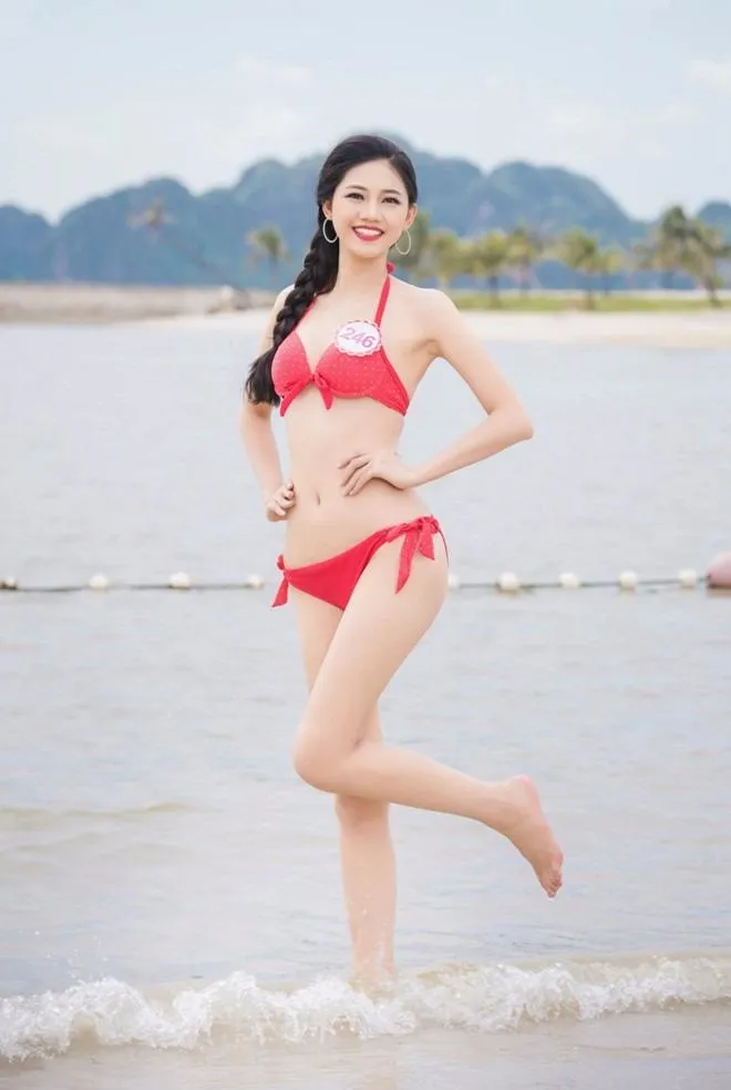 Ngô Thanh Thanh Tú cao 180 cm, nặng 58 kg, số đo 3 vòng 81-62-99. Cô là em gái Á hậu Hoàn vũ Ngô Trà My. Cô là một trong hai người đẹp cao nhất cuộc thi.