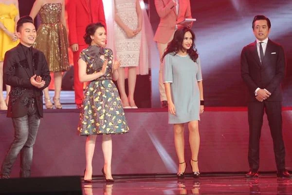 Bốn huấn luyện viên của chương trình. Từ trái qua: Tùng Dương, Hồ Quỳnh Hương, Thanh Lam, Dương Khắc Linh.