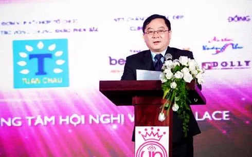 Ông Lê Xuân Sơn – Tổng biên tập báo Tiền Phong, Trưởng ban tổ chức cuộc thi phát biểu tại một buổi họp báo. Ảnh VOV.