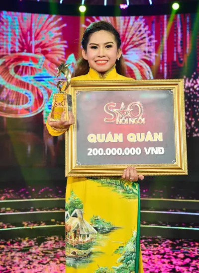 con-gai-nuoi-cua-kim-tu-long-doat-quan-quan-sao-noi-ngoi