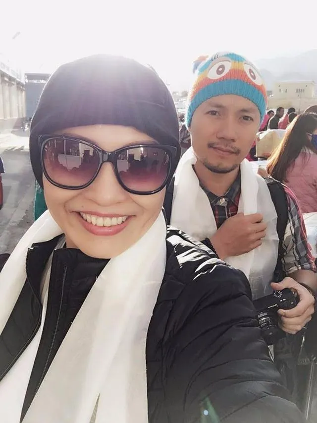 Vì sao ca sĩ Phương Thanh xuống tóc ? ảnh 4 Hình ảnh Phương Thanh và Rapper Tiến Đạt trong những ngày mới đặt chân đến Ấn Độ. Ảnh: NVCC.