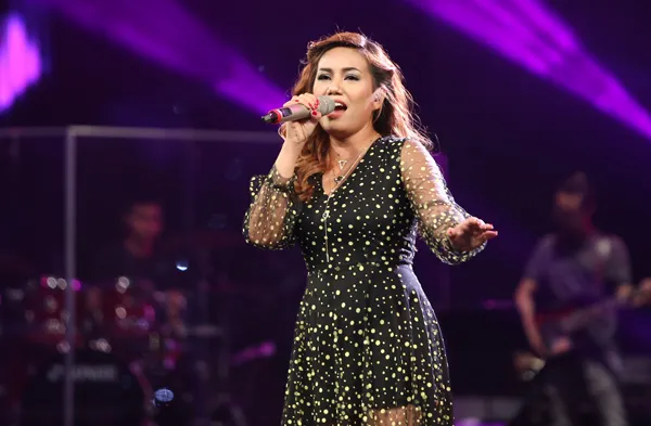 hanh-trinh-toa-sang-cua-janice-phuong-tai-vietnam-idol-2016-10