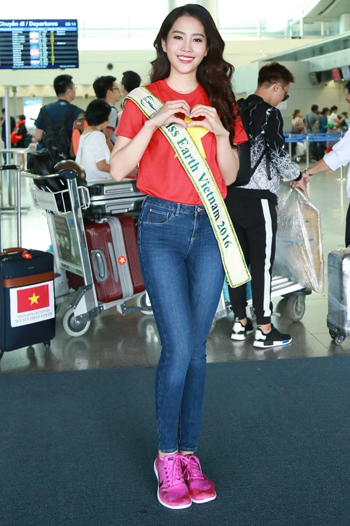 nam-em-mang-11-valy-hanh-ly-di-thi-miss-earth-5