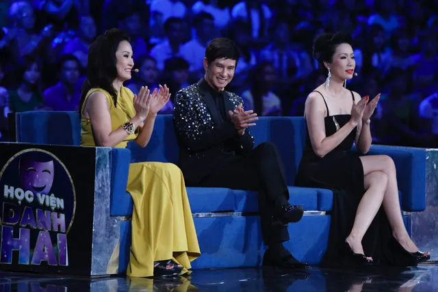 Ngọc Hoa đăng quang quán quân 'Học viện danh hài' ảnh 2 Cô nàng trăm ký Ngọc Hoa đăng quang quán quân Học viện danh hài - Ảnh 1.