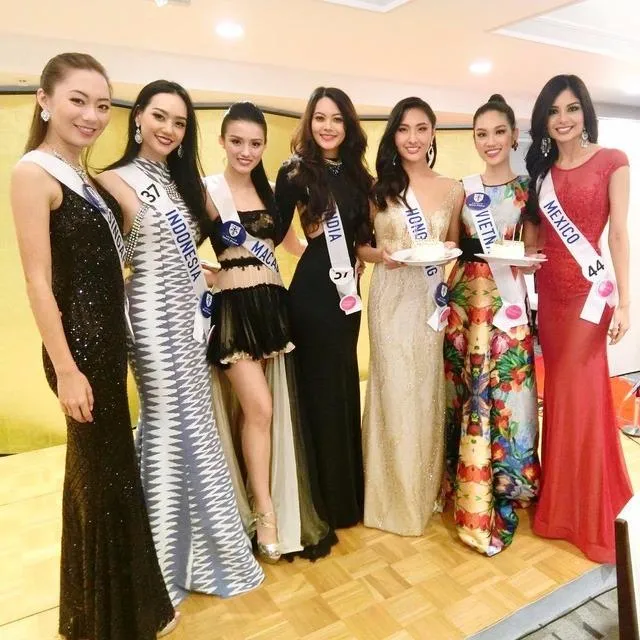 Đặc biệt, tối 14-10, Phương Linh đã nhận được một điều vô cùng bất ngờ, đó chính là việc ban tổ chức cuộc thi đã tổ chức chúc mừng sinh nhật 19 tuổi của cô và đại diện Hồng Kong tại đêm tiệc trong khuôn khổ các hoạt động tham quan thành phố Niigata, Nhật Bản. Ảnh DÂN TRÍ.