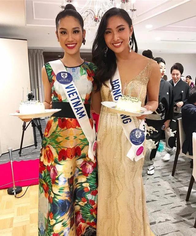 Ngắm Nguyễn Thị Loan, Phương Linh biểu diễn bikini ảnh 14