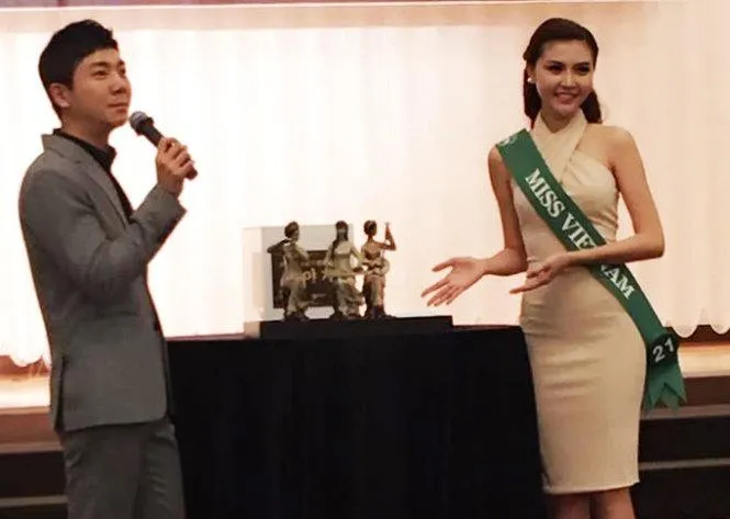 Ngọc Duyên đăng quang Nữ hoàng Sắc đẹp Toàn cầu 2016 ảnh 5 Ngọc Duyên trong buổi đấu giá từ thiện tại Hàn Quốc. Ảnh TTO