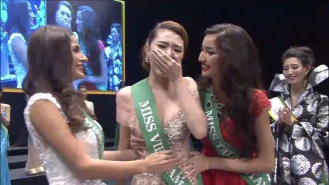 Ngọc Duyên đăng quang Nữ hoàng Sắc đẹp Toàn cầu 2016 ảnh 3 Người đẹp bật khóc khi được xướng tên ngôi vị cao nhất - Ảnh TTO