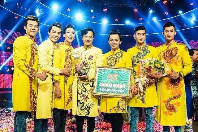 39.8 là tổng số điểm mà đội Xém Cười nhận được để xuất sắc đoạt quán quân Làng Hài Mở Hội 2016 với giải thưởng 200 triệu đồng - Ảnh TTO