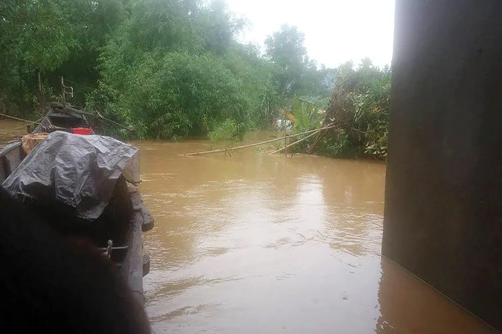 Quảng Bình nước lũ dâng cao, nhiều nhà dân bị ngập ảnh 2 Quảng Bình nước lũ dâng cao, nhiều nhà dân bị ngập ảnh 2